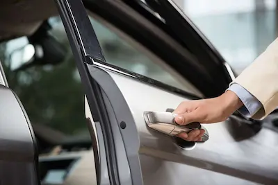 puede ser una imagen de una puerta de carro